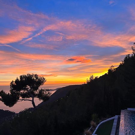 Eze - Appartement Dans Bas De Villa Avec Piscine Pres De Monaco Buitenkant foto