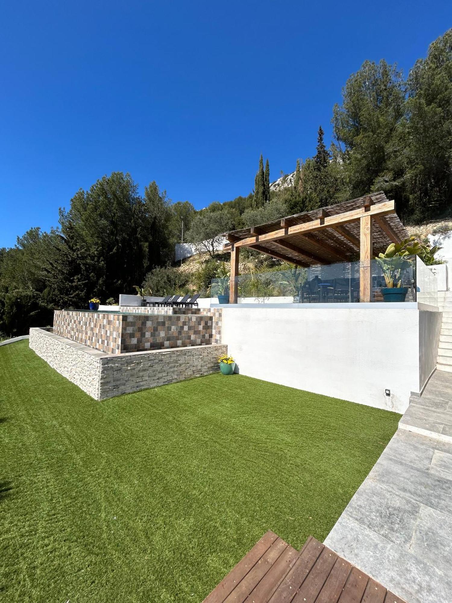 Eze - Appartement Dans Bas De Villa Avec Piscine Pres De Monaco Buitenkant foto